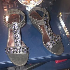 New York transit sandals